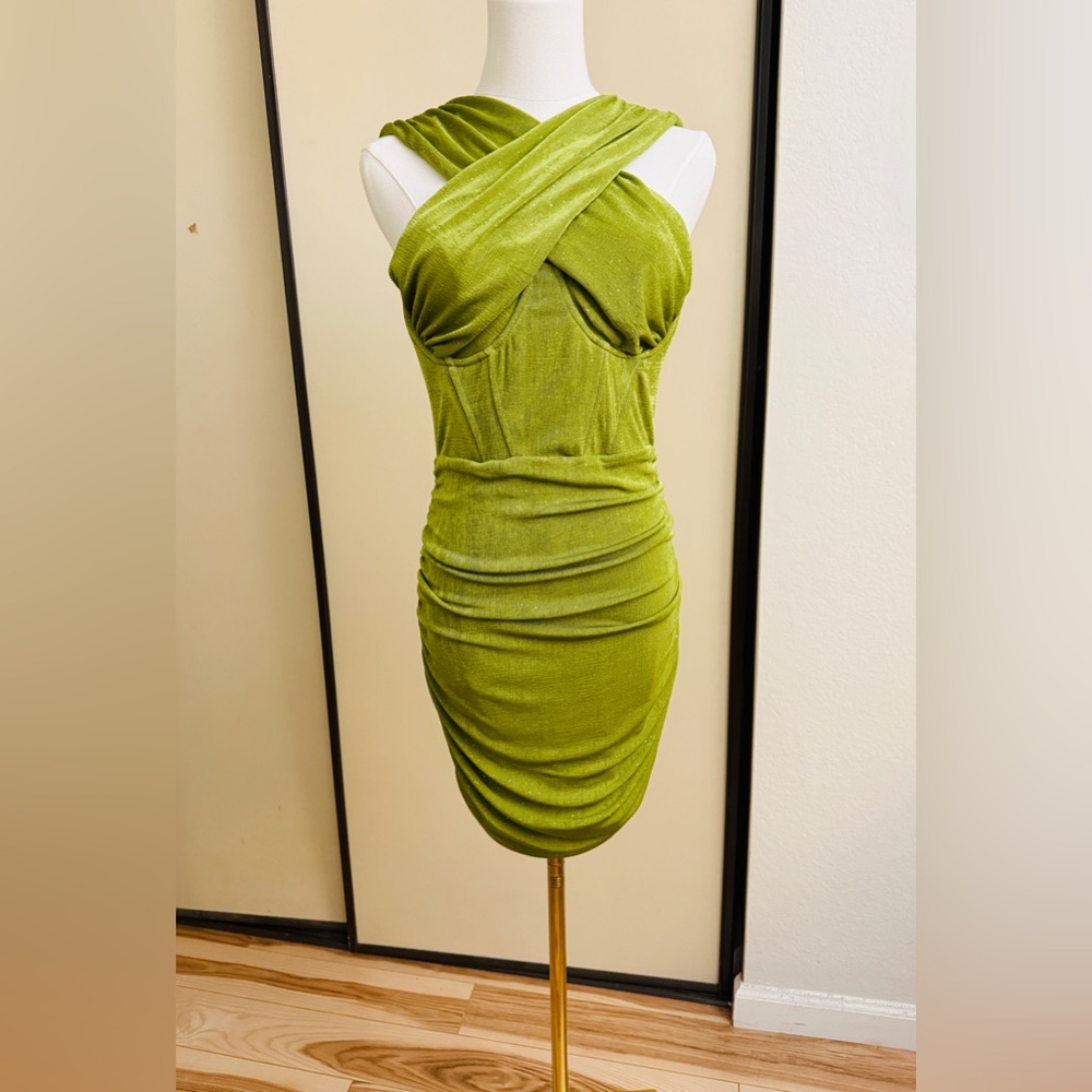 Ruched body-con cocktail dress. Size M